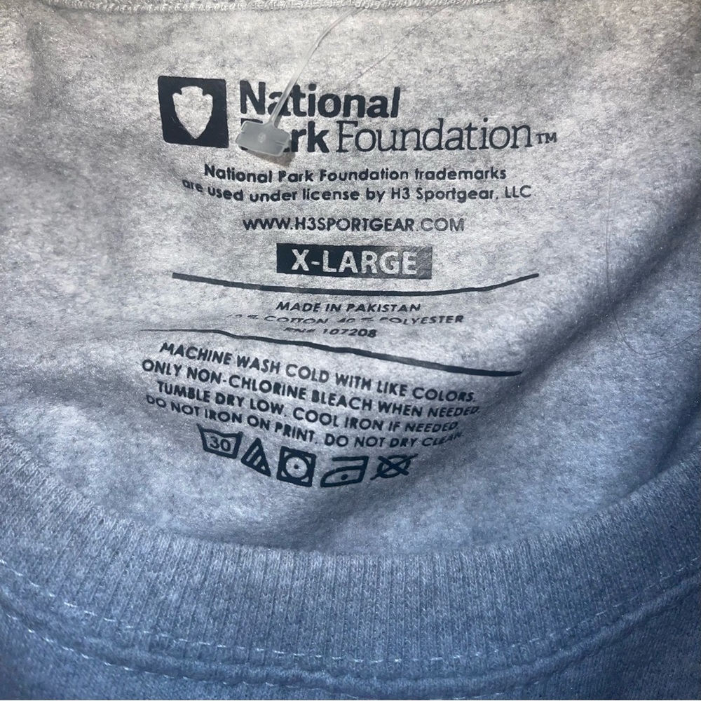 NWOT Great Smoky Mountains crewneck - Picture 3 of 3